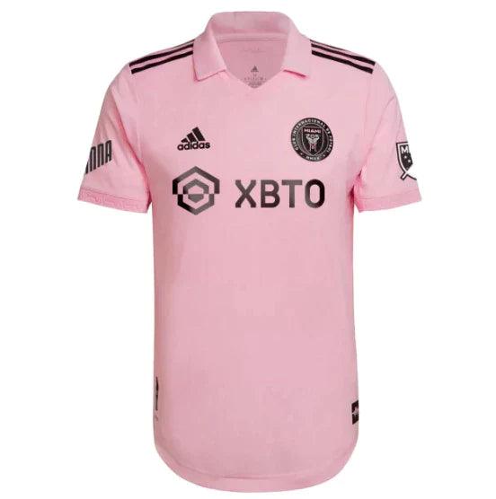 Camisa I Inter Miami Home 2023/2024 - Torcedor Adidas - Rosa

Comprar camisas do Inter Miami é na Manto do GOAT! Adquira a Camisa I Inter Miami Home 2023/2024 Torcedor Adidas - Rosa! Ideal para torcedores do Inter Miami e fãs de Lionel Messi. Aproveite frete grátis e 5% de desconto no pagamento via PIX. Promoção pague 2 leve 3! Parcelamento: até 12x. Seja um GOAT! Acesse Agora!
