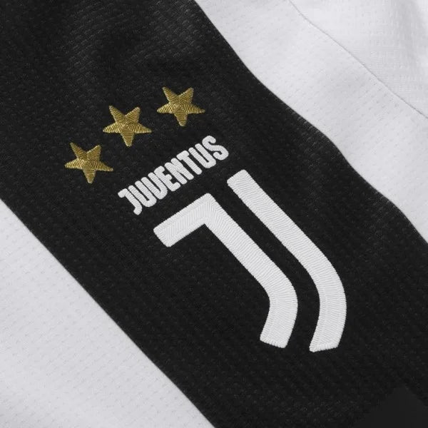 Camisa I Juventus Home 2018/2019 Retrô Adidas - Preta e Branca

Comprar camisas da Juventus é na Manto do GOAT! Adquira a Camisa I Juventus Home 2018/2019 Retrô Adidas - Preta e Branca! Ideal para torcedores da Juventus e fãs de Cristiano Ronaldo. Aproveite frete grátis e 5% de desconto no pagamento via PIX. Promoção pague 2 leve 3! Parcelamento: até 12x. Seja um GOAT! Acesse Agora!

Manto do GOAT | Loja de Artigos Esportivos | Camisas de Futebol